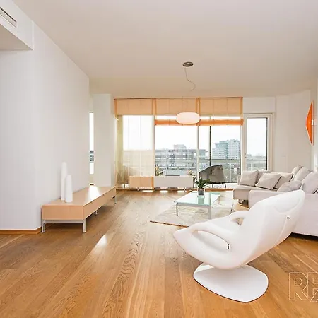Spacious Penthouse * Ταλίν